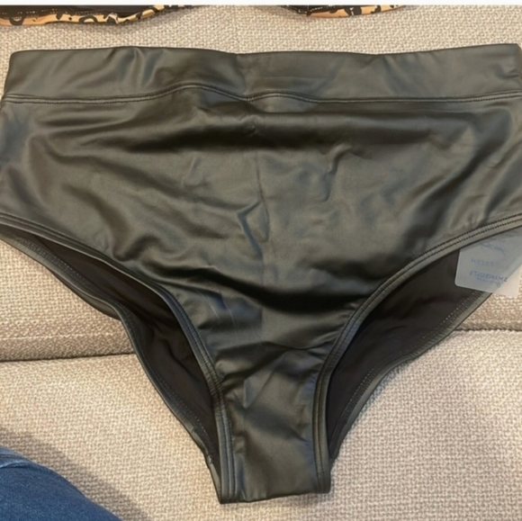 DEADSTOCK!!!🔥🔥H0TT!! RARE🔥 NWT GABI FRESH FAUX LEATHER BIKINI - Picture 6 of 8